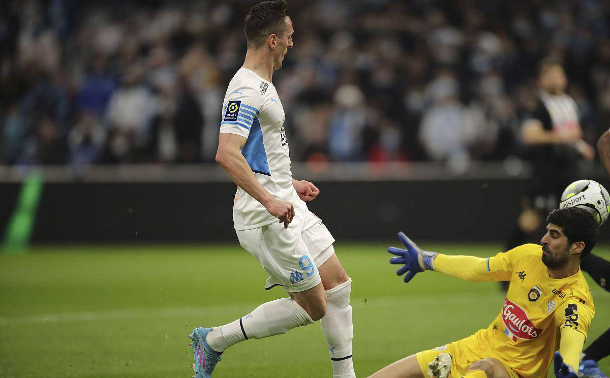 足总杯倒计时,埃因霍温赛后临场应变,细节引发关注,更衣室稳定,资深球员宣示担当的简单介绍 足总杯倒计时,埃因霍温赛后临场应变,细节引发关注,更衣室稳定,资深球员宣示担当的简单介绍