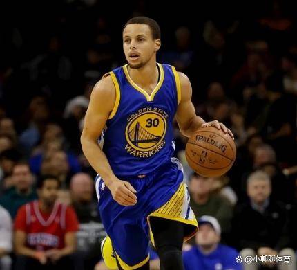 包含从清晨多伦多猛龙主帅复盘到今夜广州队备战CBA季后赛，库里连续三场比赛得分超过问鼎冠军的词条